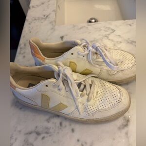 Veja Women Sneakers in White and Yellow 8 / 39